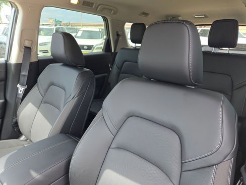 New 2026 Nissan Pathfinder SL FWD image 9