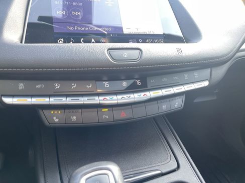 Used 2019 Cadillac XT4 Premium Luxury image 18