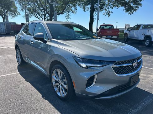 Used 2023 Buick Envision Avenir AWD/4WD image 3