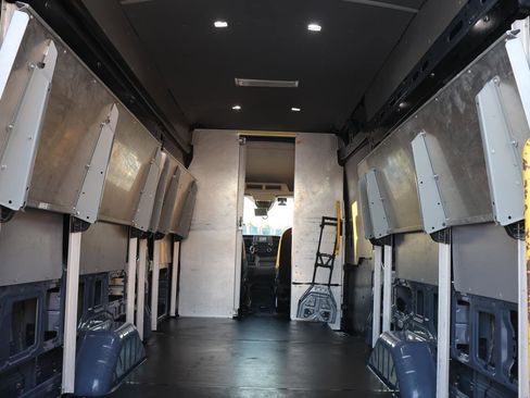 Used 2020 Ford Transit 250 148 High Roof Extended image 13