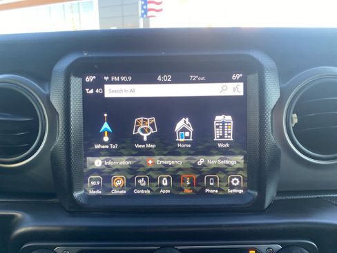 Used 2021 Jeep Gladiator Sport image 10