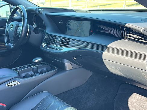 Used 2019 Lexus LS 500 image 21