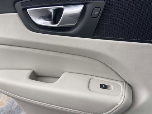 Certified 2023 Volvo XC60 B5 Plus w/ Protection Package Premier image 16