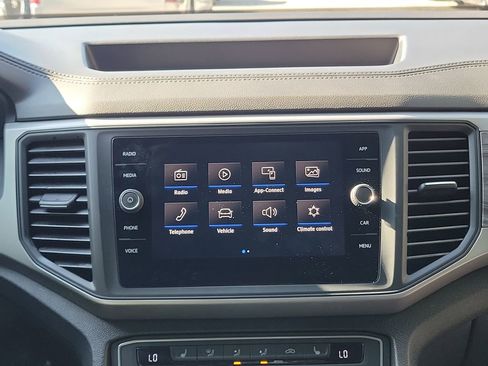 Used 2020 Volkswagen Atlas Cross Sport SE image 29