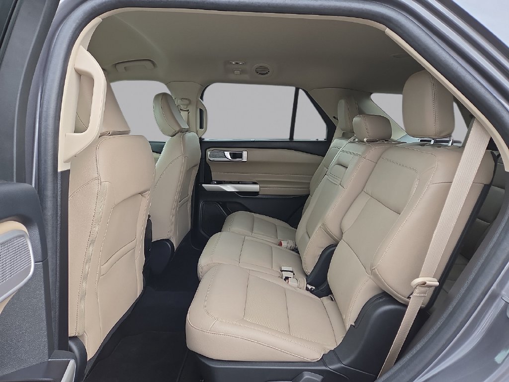Used 2022 Ford Explorer Limited w/ Equipment Group 301A RWD image 11