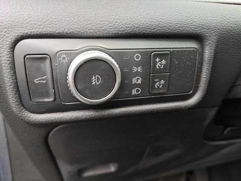 Used 2022 Ford Explorer XLT w/ Equipment Group 202A AWD/4WD image 15