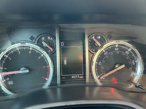 Used 2024 Toyota 4Runner TRD Off-Road Premium image 31