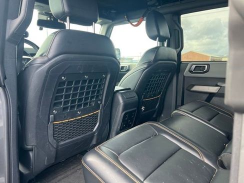 Used 2022 Ford Bronco Badlands image 9