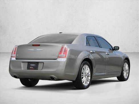 Used 2014 Chrysler 300 C AWD/4WD image 7