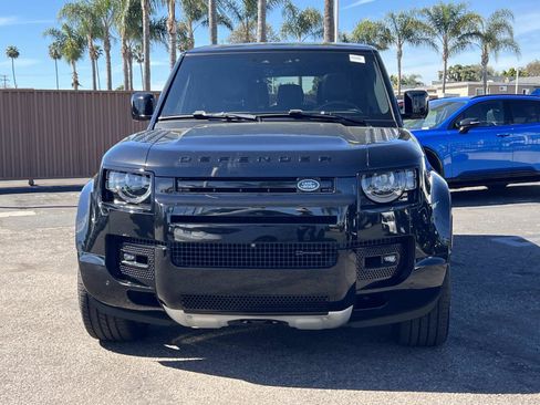 Used 2023 Land Rover Defender 130 X-Dynamic SE image 5