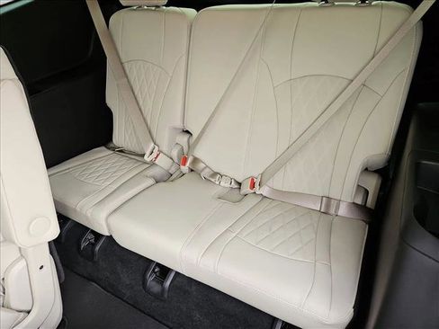 Used 2024 Buick Enclave Avenir w/ Avenir Technology Package AWD/4WD image 26