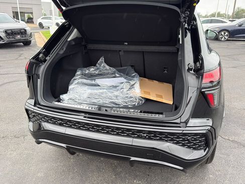 New 2026 Audi Q3 quattro 2.0T AWD/4WD image 8