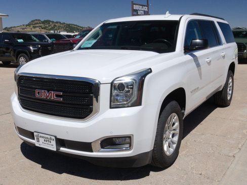 Used 2019 GMC Yukon XL SLE w/ HD Trailering Package AWD/4WD image 2