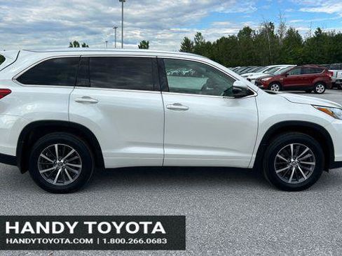 Certified 2018 Toyota Highlander XLE w/ Carpet Mat Package (TMS) AWD/4WD image 1