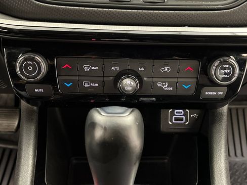 Used 2025 Jeep Compass Trailhawk image 37