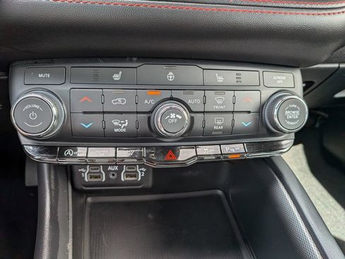 Used 2025 Dodge Durango GT AWD/4WD image 21