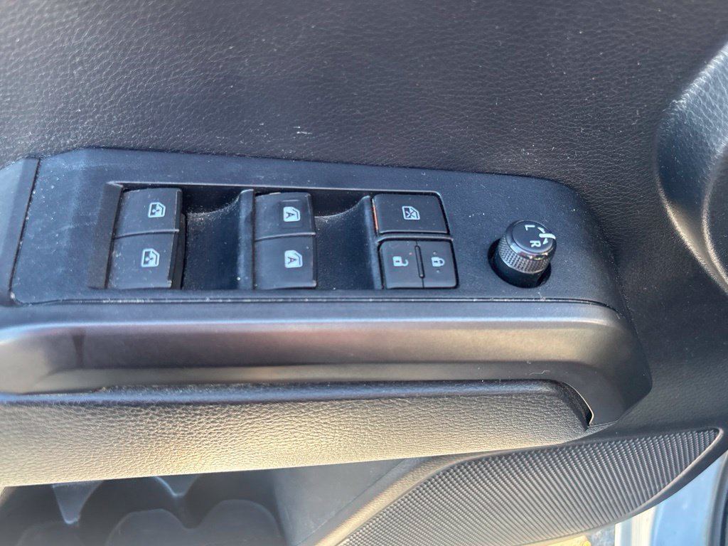 Used 2020 Toyota Tacoma TRD Off-Road AWD/4WD image 7