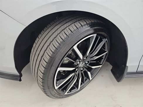 Used 2023 Honda Accord Touring image 39