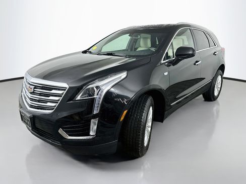 Used 2019 Cadillac XT5 FWD image 3