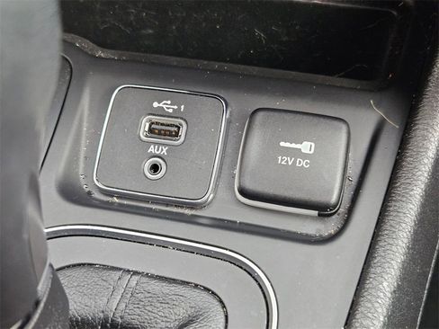 Certified 2021 Jeep Cherokee Latitude Lux w/ Sun & Sound Group image 30