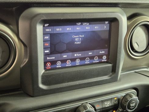 Used 2018 Jeep Wrangler Unlimited Sport S AWD/4WD image 30