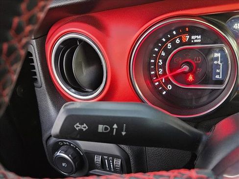 Used 2020 Jeep Wrangler Unlimited Rubicon AWD/4WD image 13