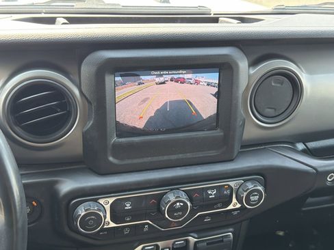 Used 2022 Jeep Wrangler Unlimited Sport image 19