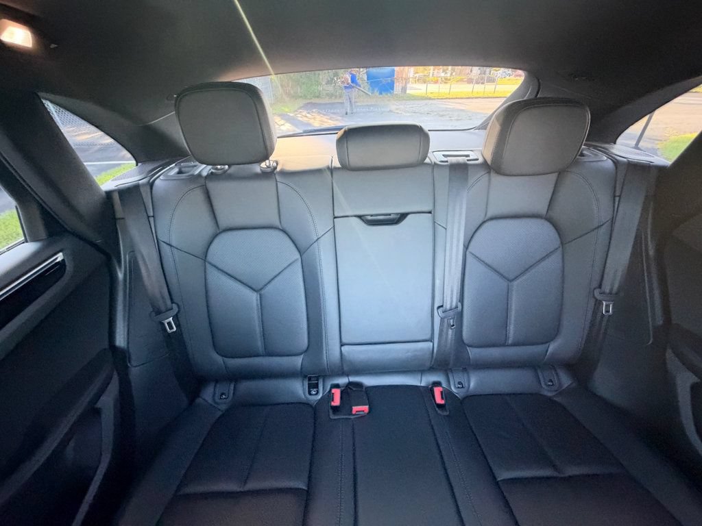 Used 2021 Porsche Macan w/ Premium Package AWD/4WD image 23