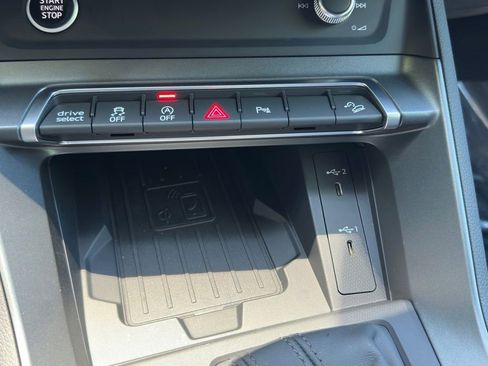 Certified 2025 Audi Q3 2.0T Premium w/ Convenience Package AWD/4WD image 51