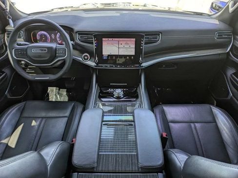 Used 2022 Jeep Wagoneer Series II RWD image 17