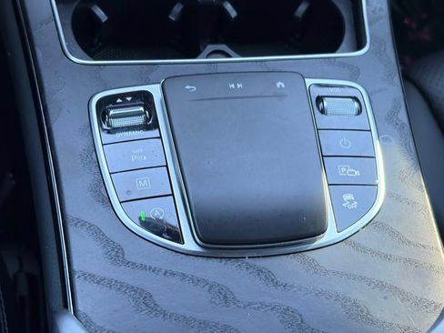 Used 2022 Mercedes-Benz GLC 300 image 27