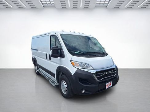 Used 2025 RAM ProMaster 2500 w/ U-Haul Equipment Group FWD image 2