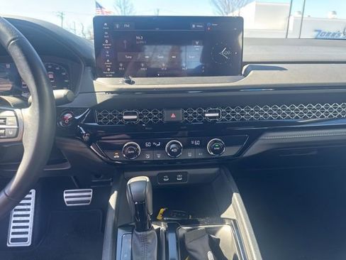 Used 2024 Honda Accord Sport image 17