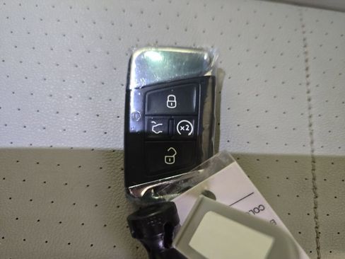 Used 2020 Volkswagen Tiguan SEL image 36