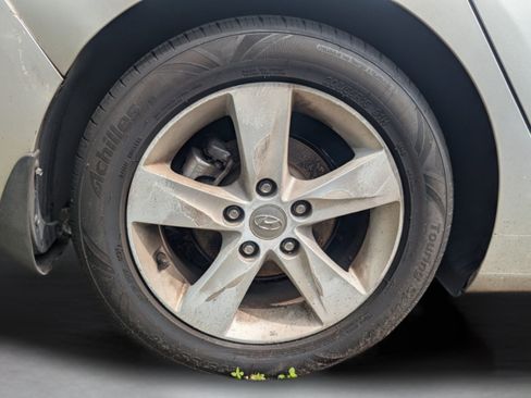 Used 2013 Hyundai Elantra GLS w/ Preferred Pkg FWD image 14