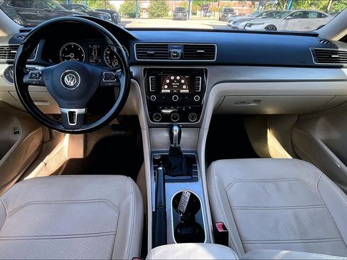 Used 2014 Volkswagen Passat TDI SE FWD image 16
