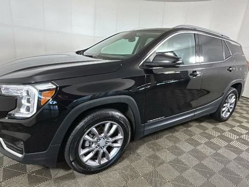 Used 2024 GMC Terrain SLT AWD/4WD image 7