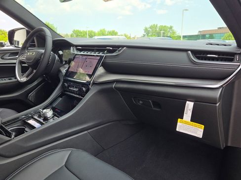 New 2025 Jeep Grand Cherokee L Overland w/ Trailer Tow Package image 8