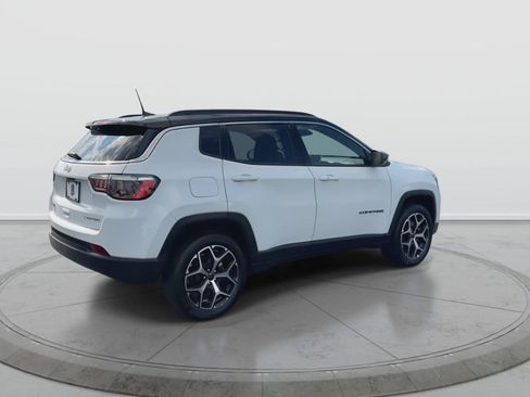 Used 2025 Jeep Compass Limited AWD/4WD image 8