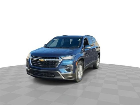 Certified 2023 Chevrolet Traverse LT image 3