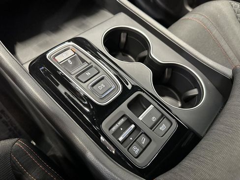Certified 2025 Honda Pilot Sport image 25