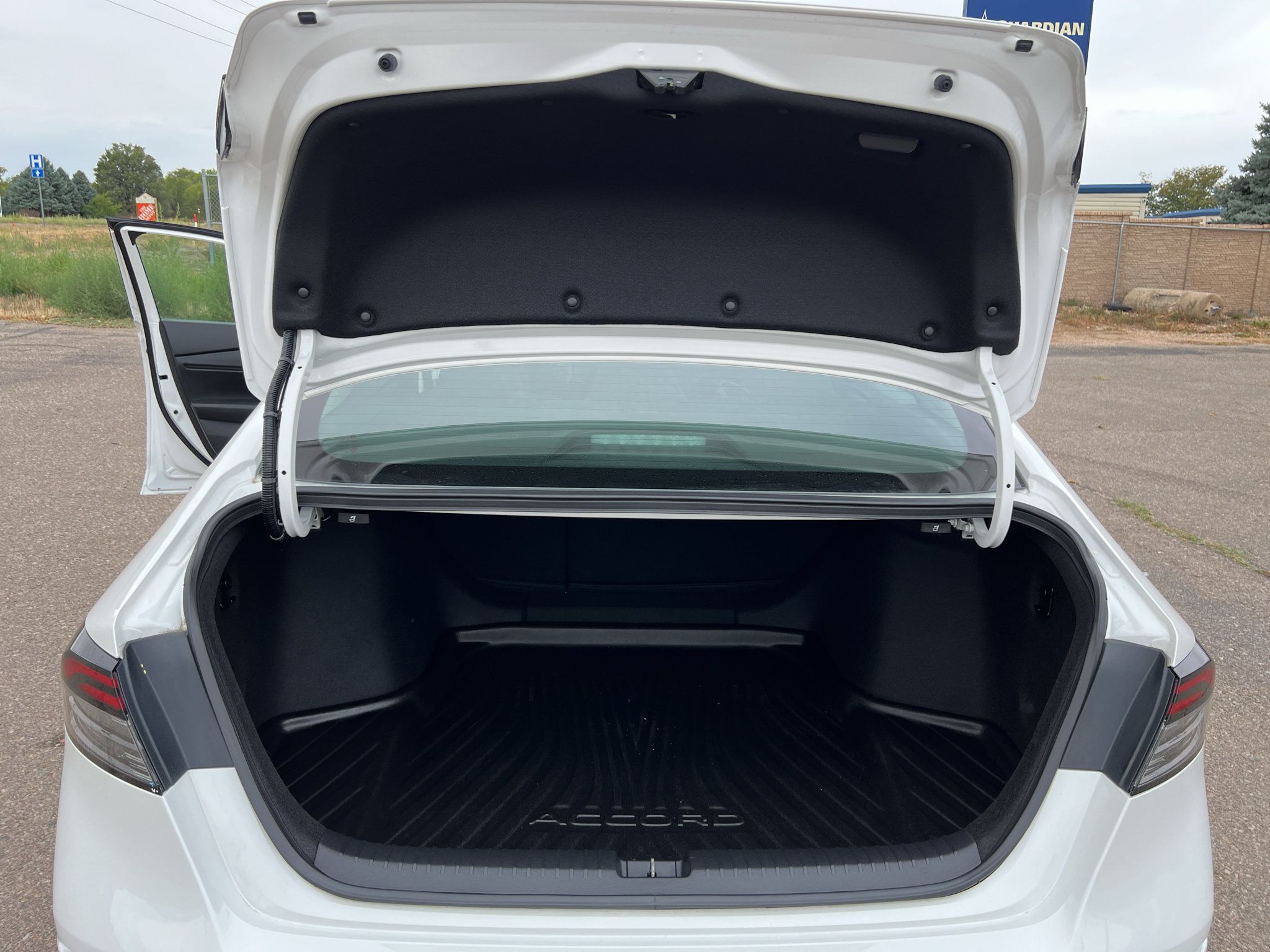 Used 2025 Honda Accord SE image 25
