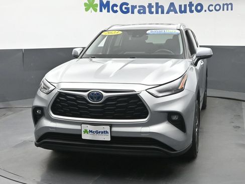 Used 2023 Toyota Highlander XLE AWD/4WD image 24