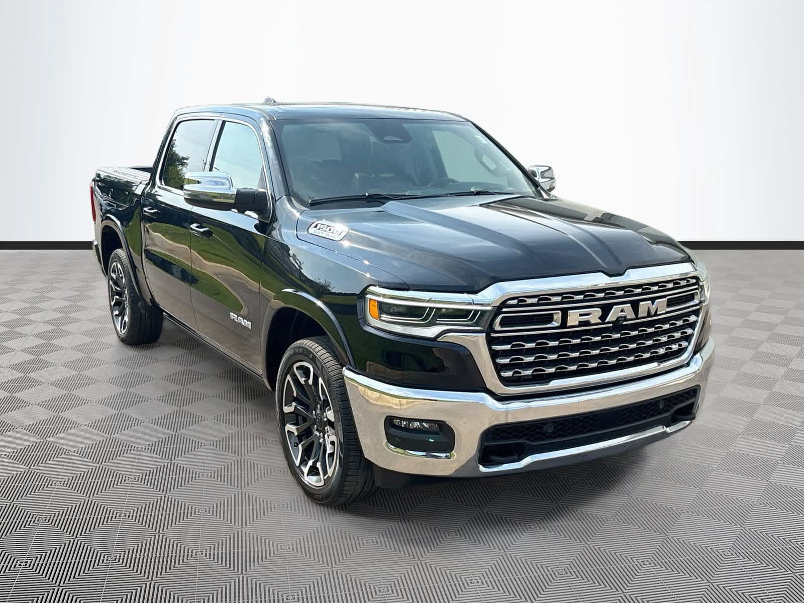 Used 2025 RAM 1500 Limited AWD/4WD image 3
