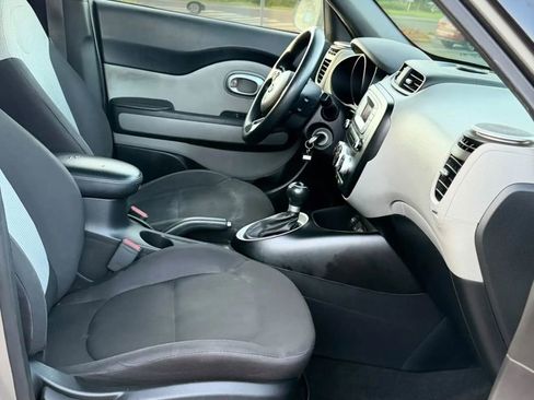 Used 2016 Kia Soul FWD image 14