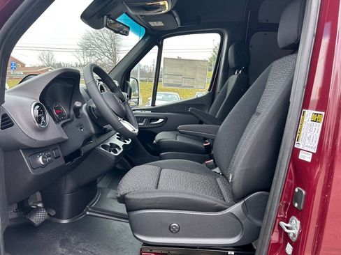 New 2025 Mercedes-Benz Sprinter 2500 image 9