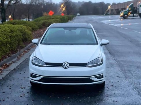 Used 2018 Volkswagen Golf SE FWD image 2