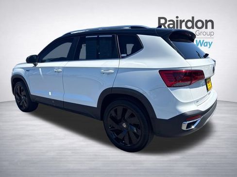 Used 2024 Volkswagen Taos SE AWD/4WD image 5