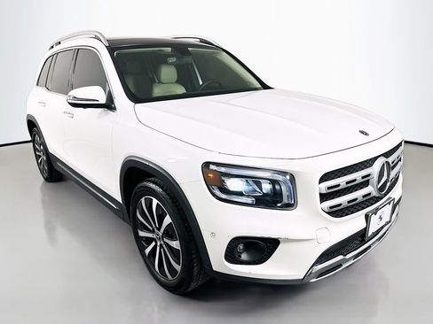 Used 2021 Mercedes-Benz GLB 250 image 3