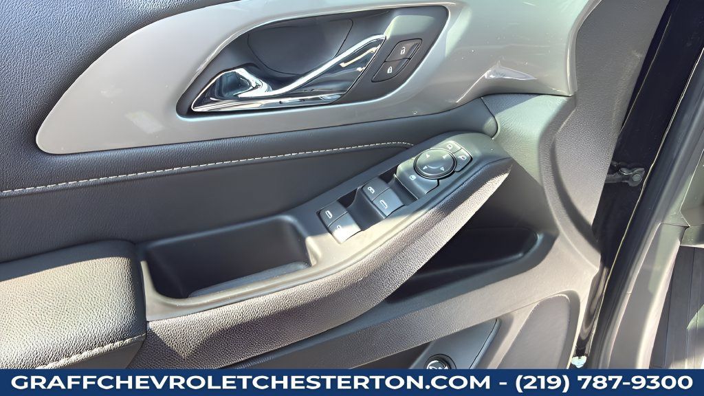 Used 2023 Chevrolet Traverse LT w/ Rear Camera Mirror Package AWD/4WD image 35